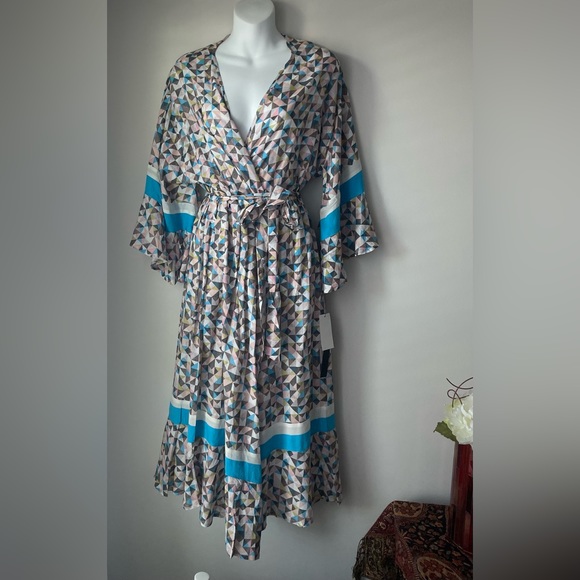 Room Service Other - Room Service Gray Geometric Multi-Color Robe Size Small/Medium